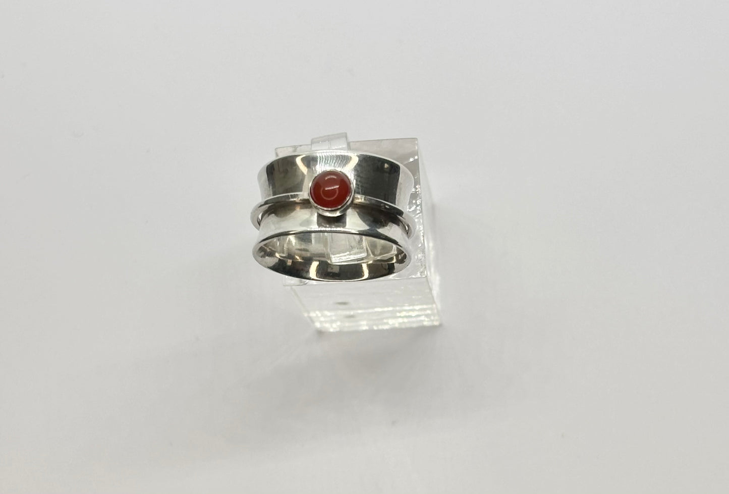 Molten Orbit Spinner Ring