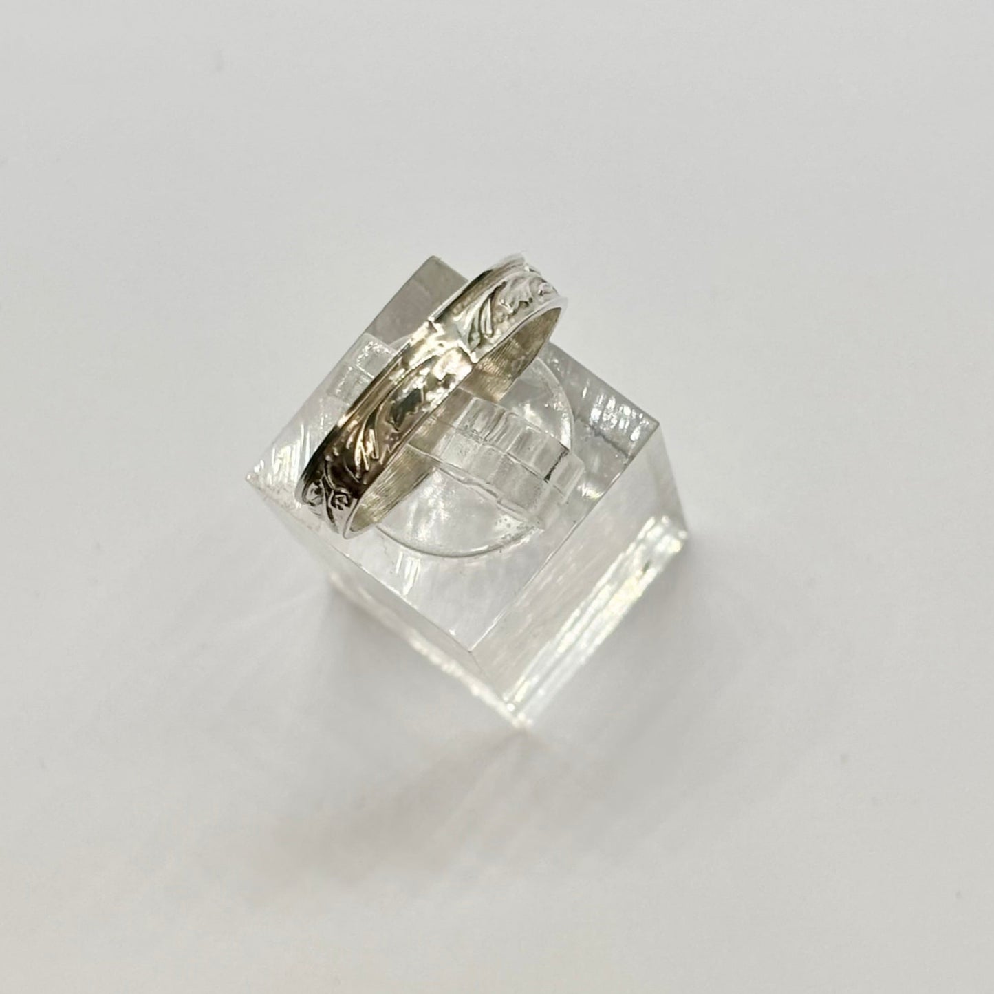 Wavecrest Ring