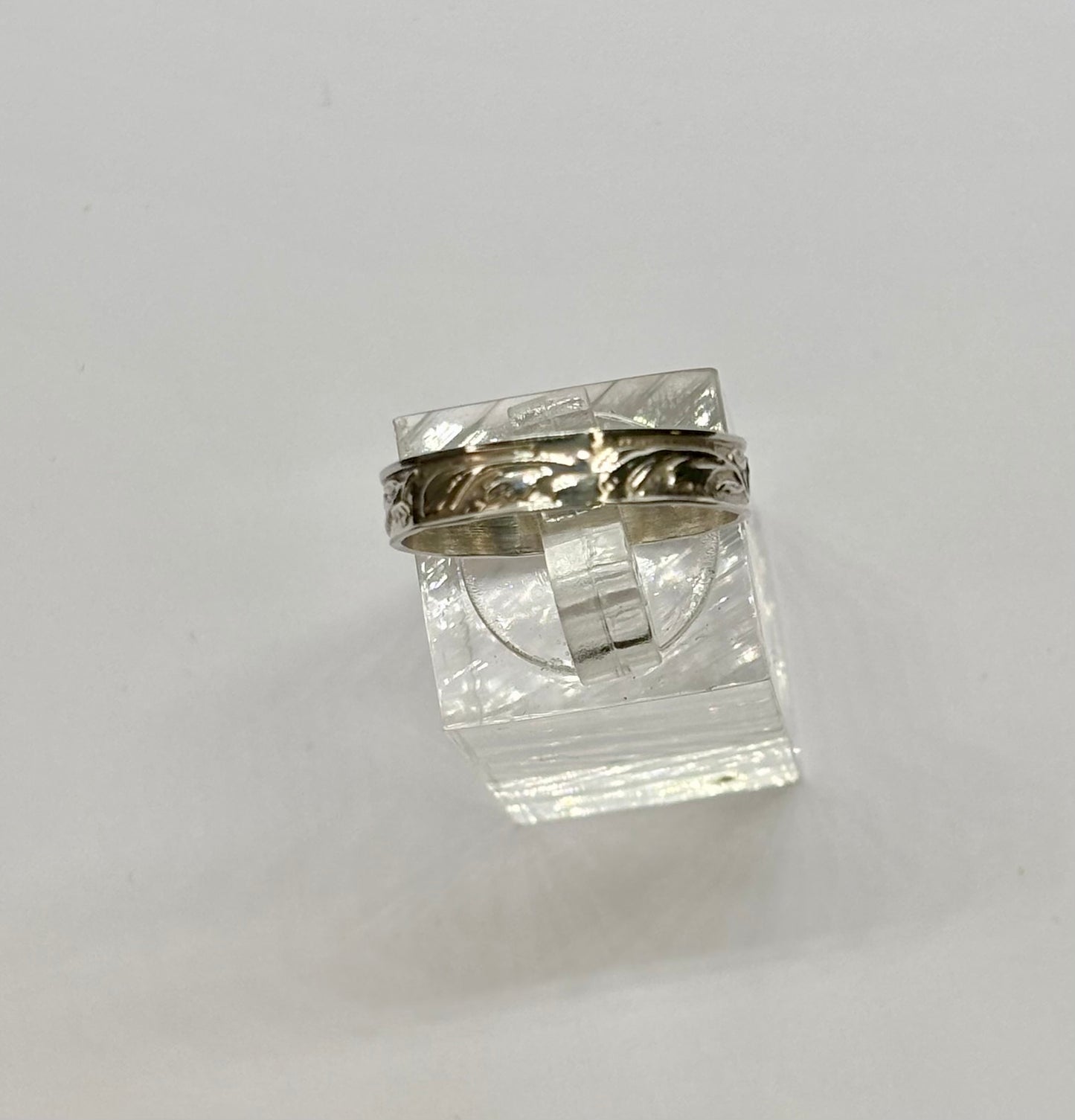 Wavecrest Ring