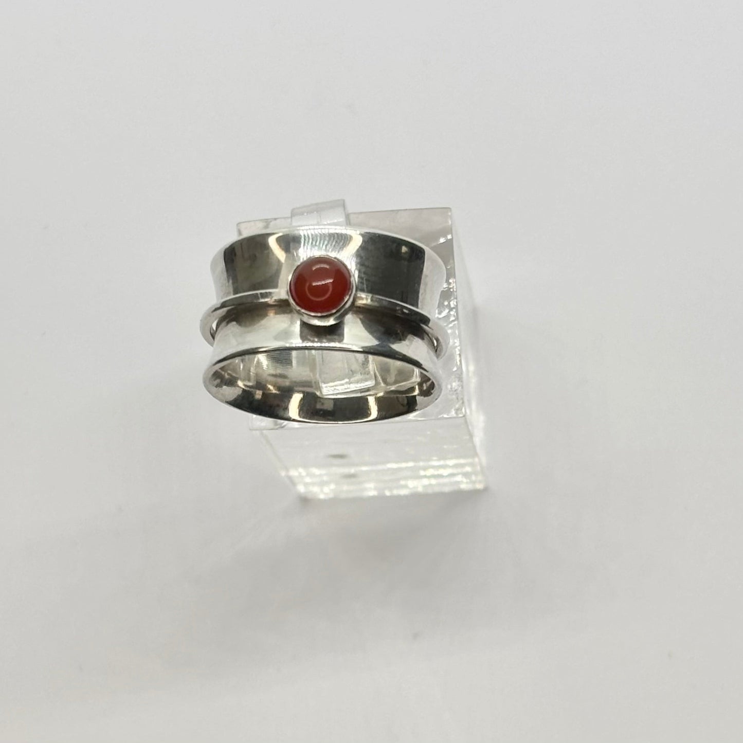 Molten Orbit Spinner Ring