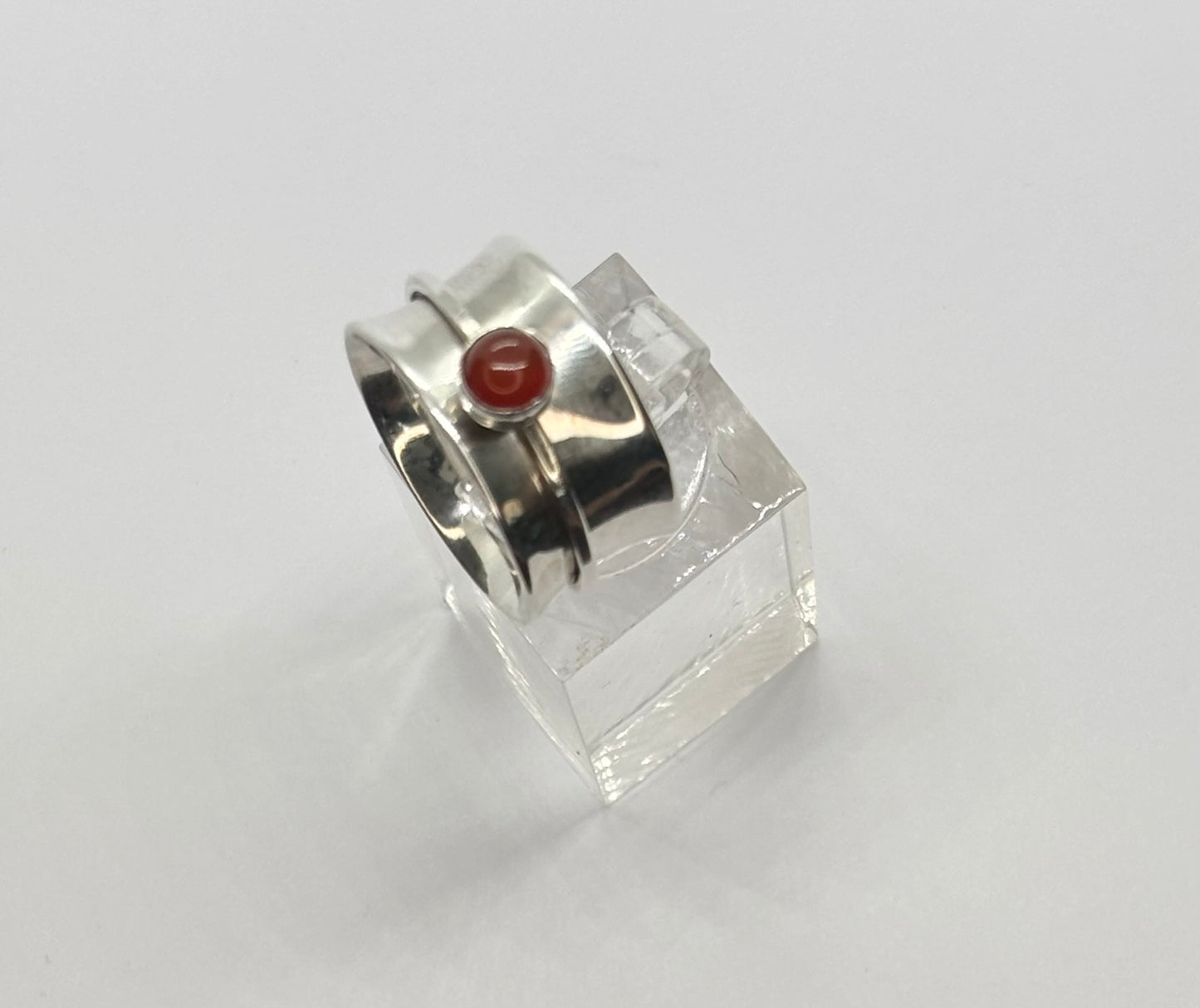 Molten Orbit Spinner Ring