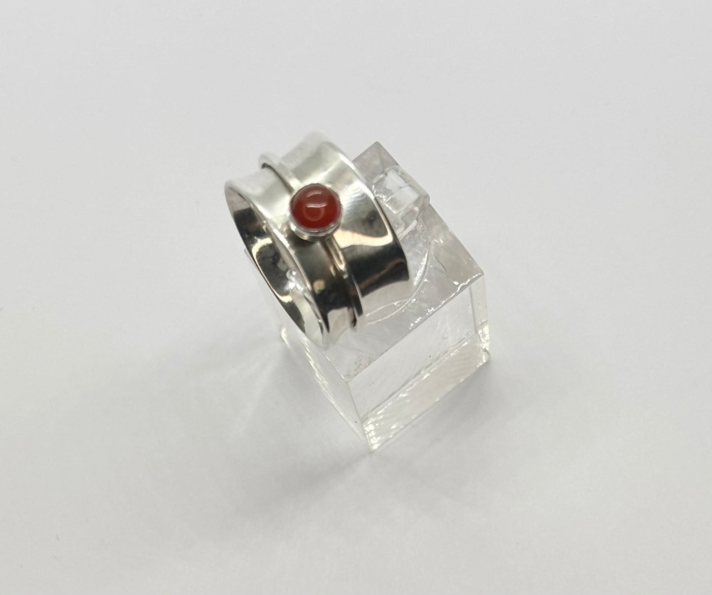 Molten Orbit Spinner Ring