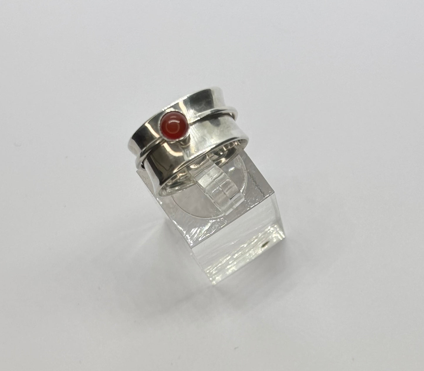 Molten Orbit Spinner Ring